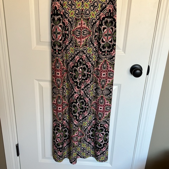 London Times size 4 maxi dress in fabulous fun pink back green and white print. - Picture 8 of 16
